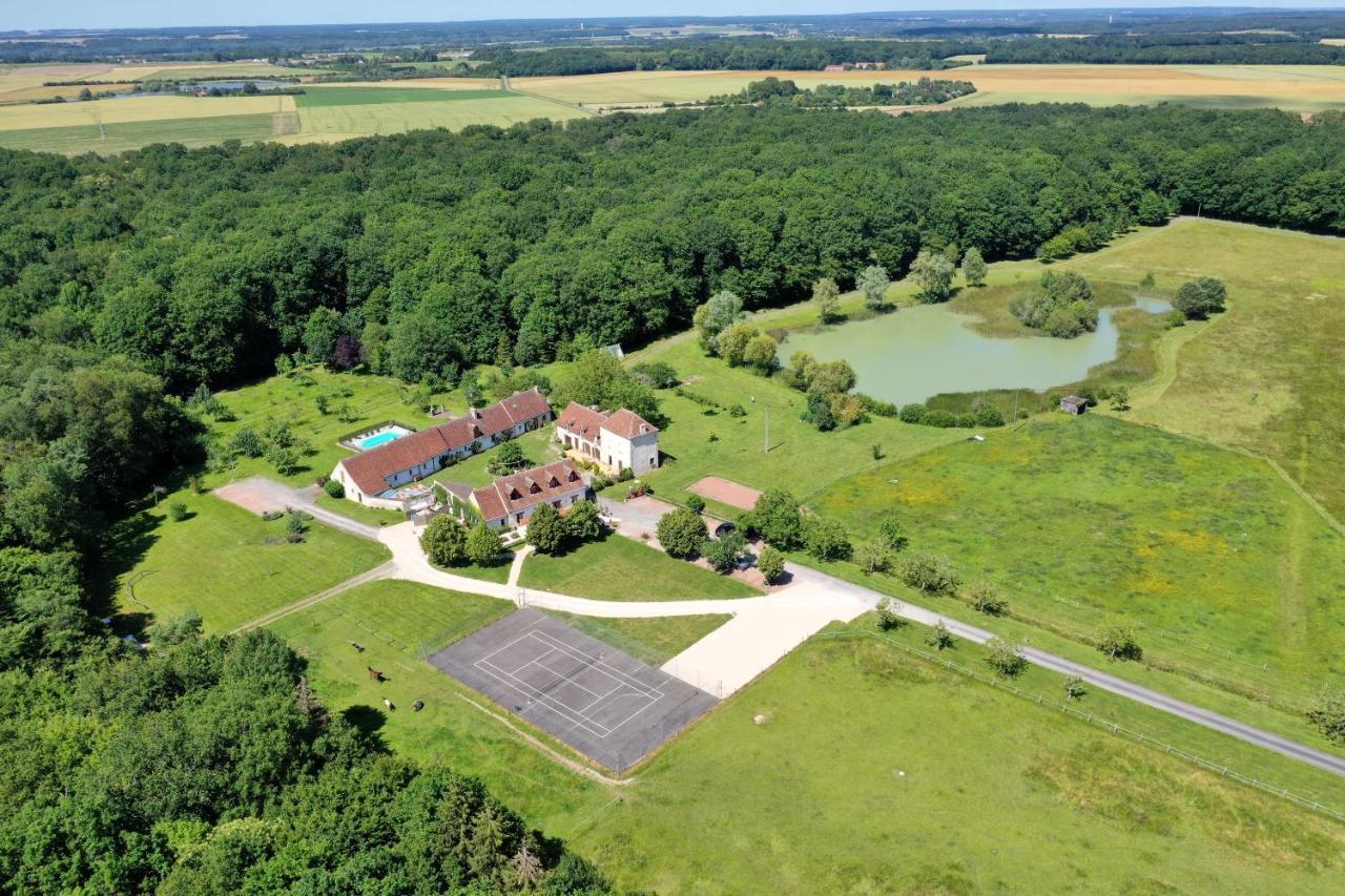 Gites Les Closeaux Vallières-les-Grandes Exteriör bild